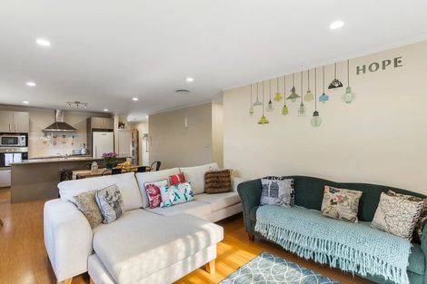 Photo of property in 10d Evans Road, Weymouth, Auckland, 2103