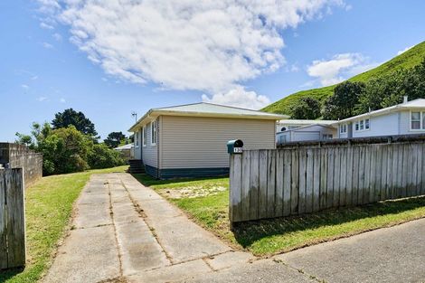 Photo of property in 130 Arahura Crescent, Waitangirua, Porirua, 5024