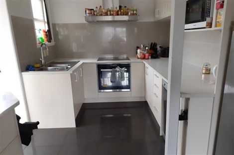 Photo of property in 10 Mcclintock Road, Massey, Auckland, 0614