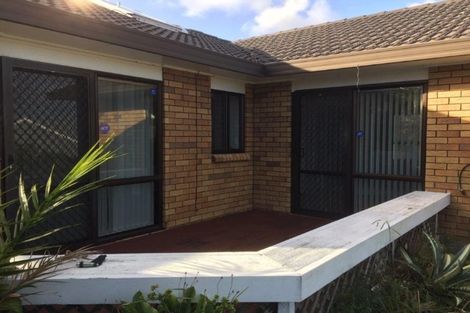 Photo of property in 16 Gala Place, Henderson, Auckland, 0612