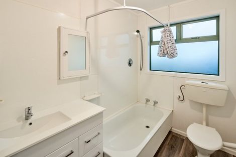 Photo of property in 1a Sunrise Boulevard, Tawa, Wellington, 5028