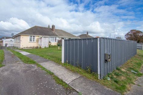 Photo of property in 99 Clyde Crescent, Roslyn, Palmerston North, 4414