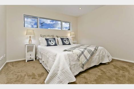 Photo of property in 8a Rosalind Road, Glenfield, Auckland, 0629