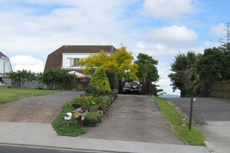 Photo of property in 1/83 Luckens Road, West Harbour, Auckland, 0618