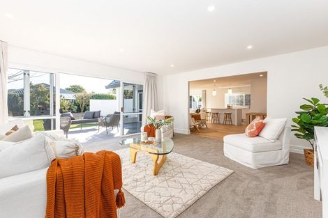 Photo of property in 27 Creese Place, Redwood, Christchurch, 8051