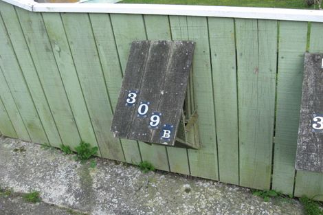 Photo of property in 309b Wellington Road, Wainuiomata, Lower Hutt, 5014