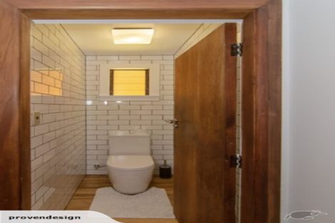 Photo of property in 16 Walton Avenue, Waikanae, 5036