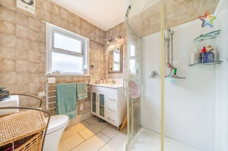 Photo of property in 176 Normandale Road, Normandale, Lower Hutt, 5010