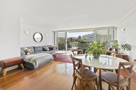 Photo of property in Aqua, 11/74 Oriental Parade, Oriental Bay, Wellington, 6011