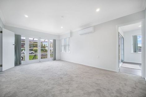 Photo of property in 16 Sylvan Crescent, Te Atatu South, Auckland, 0610