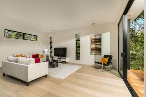 Photo of property in 21b Churchouse Road, Greenhithe, Auckland, 0632