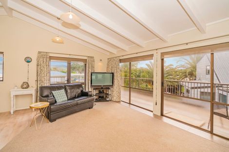 Photo of property in 203 Cook Drive, Whitianga, 3510