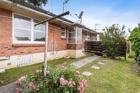 Photo of property in 2/34 Pupuke Road, Takapuna, Auckland, 0622