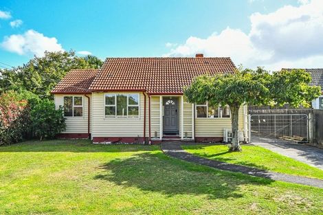 Photo of property in 8 Village Way, Ardmore, Papakura, 2582