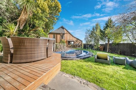 Photo of property in 2 Cannon Hill Crescent, Mount Pleasant, Christchurch, 8081