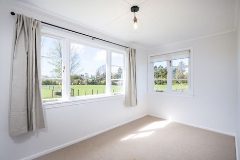 Photo of property in 5 Toutouwai Lane, Inglewood, 4330