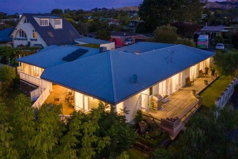 Photo of property in 20a Busby Hill, Havelock North, 4130