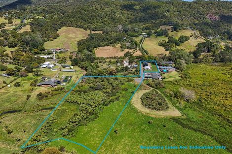Photo of property in 127 Bethells Road, Waitakere, 0781