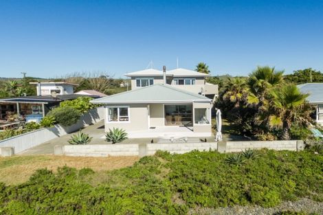 Photo of property in 243 Clifton Road, Te Awanga, 4102