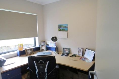 Photo of property in 3 Dunbar Place, Highlands Park, New Plymouth, 4312