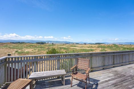Photo of property in 17 Henham Lane, Waikawa Beach, Levin, 5573
