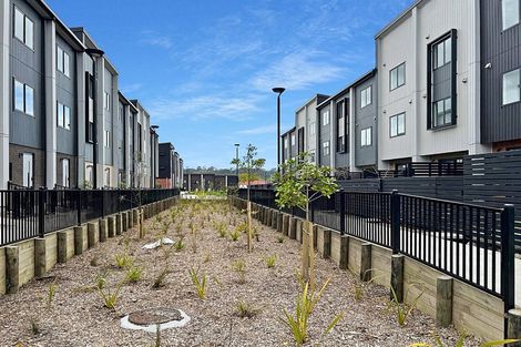 Photo of property in 2/327 Glengarry Road, Glen Eden, Auckland, 0602