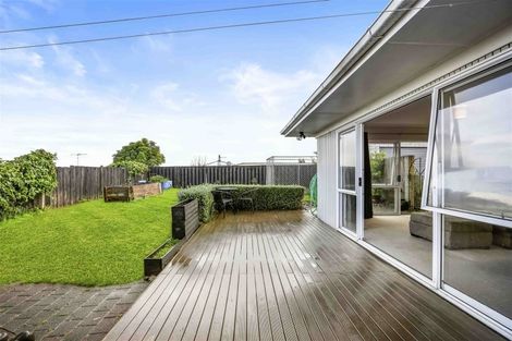 Photo of property in 70 Pohutukawa Drive, Pukete, Hamilton, 3200