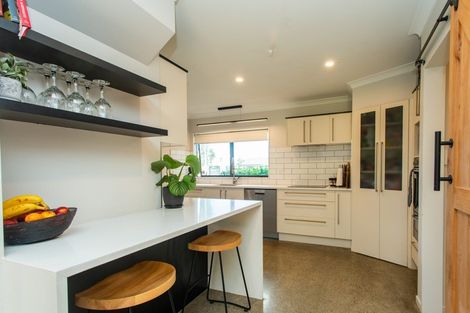 Photo of property in 166 Avondale Road, Greenmeadows, Napier, 4112