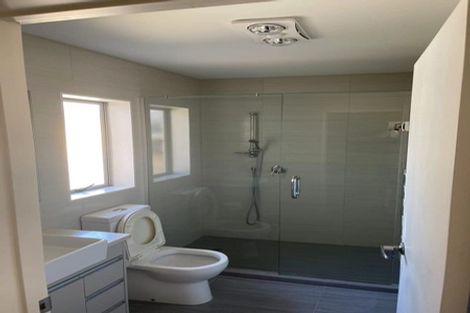 Photo of property in 18 Mural Place, Greenhithe, Auckland, 0632