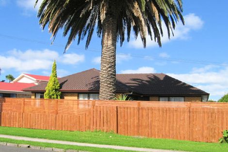 Photo of property in 2/49 Devon Road, Bucklands Beach, Auckland, 2012