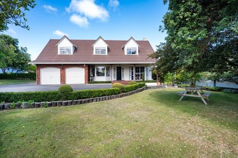 Photo of property in 10 Tauroa Road, Havelock North, 4130