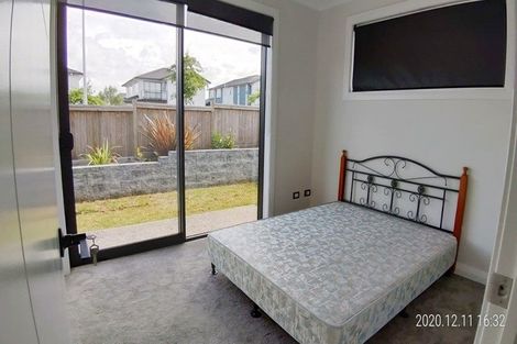 Photo of property in 27 Te Oneroa Way, Long Bay, Auckland, 0630