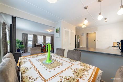 Photo of property in 124 George Street, Stokes Valley, Lower Hutt, 5019