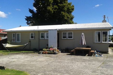Photo of property in 21 Rimu Street, Edgecumbe, 3120