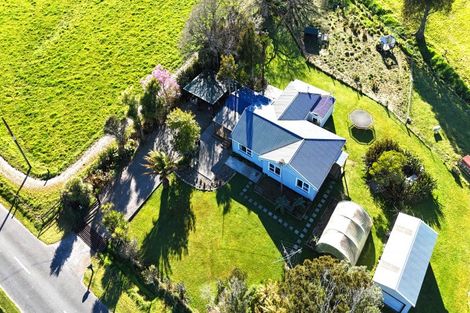 Photo of property in 43 Victoria Road, Westport, 7892