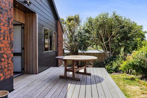 Photo of property in 76 Heta Road, Highlands Park, New Plymouth, 4312