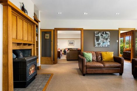 Photo of property in 140 Hackthorne Road, Cashmere, Christchurch, 8022