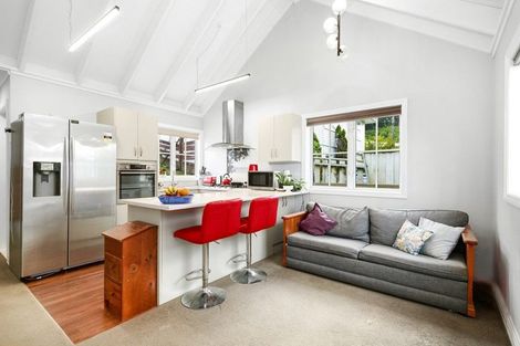 Photo of property in 74 Kiwi Crescent, Tawa, Wellington, 5028