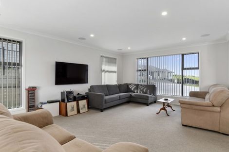 Photo of property in 110 Omokoroa Road, Omokoroa, 3114