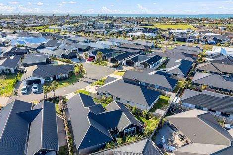 Photo of property in 4 Mida Close, Papamoa Beach, Papamoa, 3118