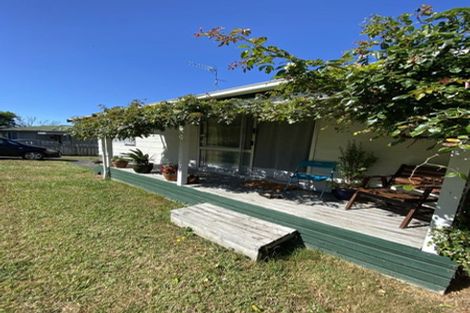 Photo of property in 77 Lake Crescent, Hamilton Lake, Hamilton, 3204