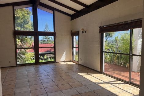 Photo of property in 96 Becroft Drive, Forrest Hill, Auckland, 0620