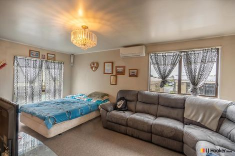 Photo of property in 2/10 Ebenezer Way, Clendon Park, Auckland, 2103