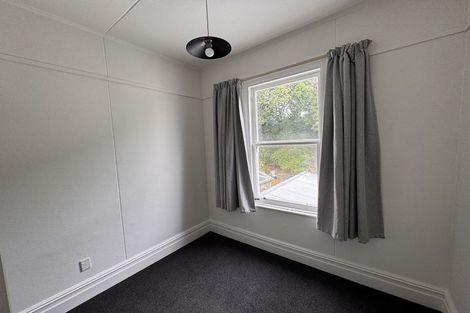 Photo of property in 2a Russell Terrace, Newtown, Wellington, 6021