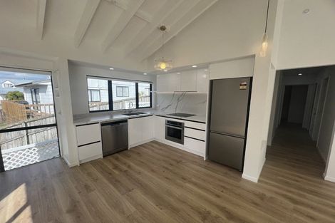 Photo of property in 1/54 Trias Road, Totara Vale, Auckland, 0629