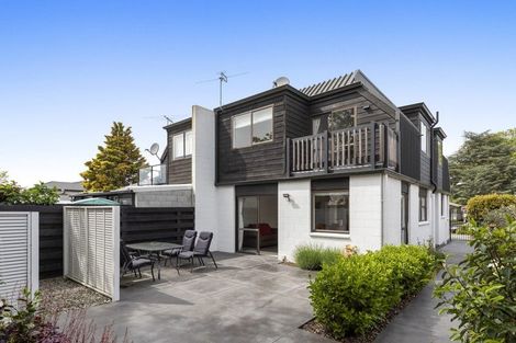 Photo of property in 2/76 Hinau Street, Riccarton, Christchurch, 8041