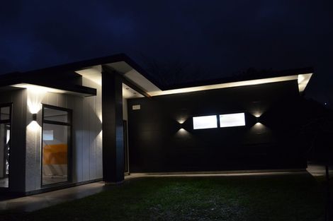 Photo of property in 112 Kawiu Road, Levin, 5510