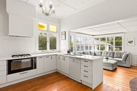 Photo of property in 108 Davis Street, Saint Leonards, Hastings, 4120