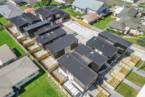 Photo of property in 8/27 Main Road, Wainuiomata, Lower Hutt, 5014