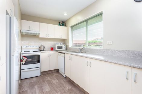 Photo of property in 2/76 Gilberthorpes Road, Hei Hei, Christchurch, 8042